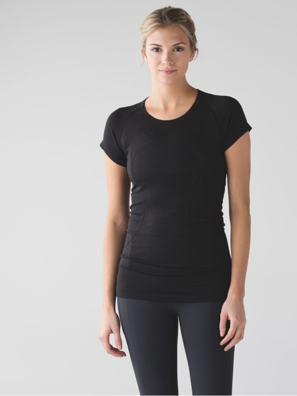 Lululemon Swiftly Tech Short-Sleeve Shirt 2.0 Hip Length In Black Size 8